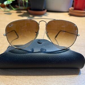 Ray-Ban aviators (marked as men’s but I’d say they’re unisex)